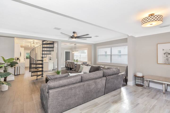 New! Next to Las Olas • Heated Pool gallery image 4