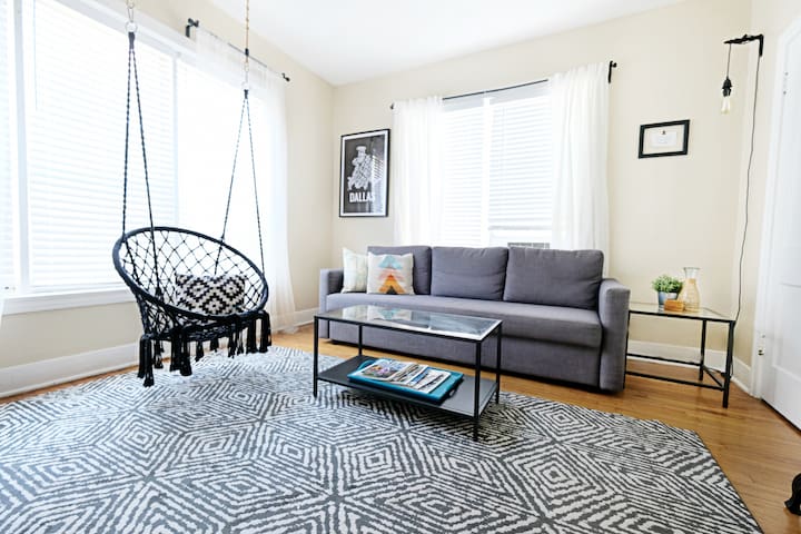 《 The Artist's Corner 》COVID-19 Precautions Taken