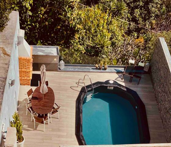 The Pool House – Relax & Swim with stunning view gallery image 2