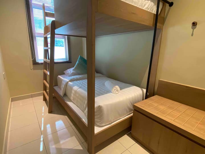 Esta habitación está en la planta baja