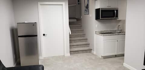 Nice room with separate entrance/free parking/wifi