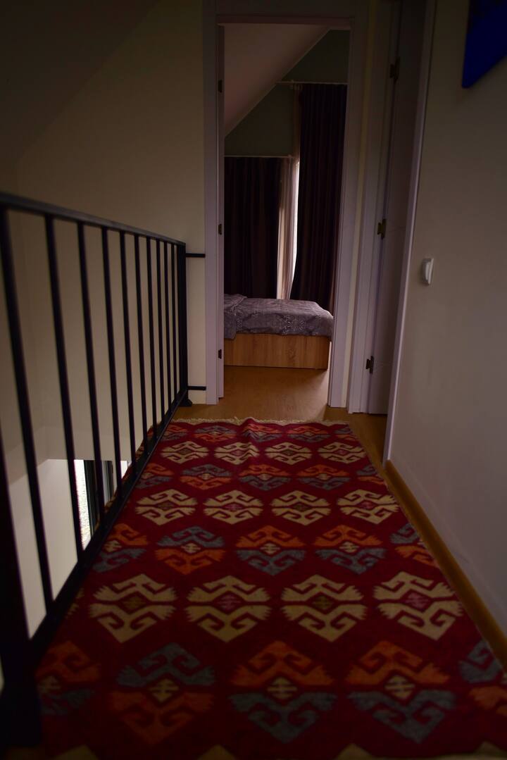 Nyumba ya shambani ya 3.flour two.