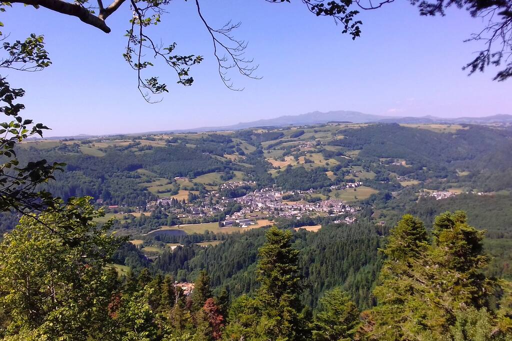 Sur les hauteurs de Condat