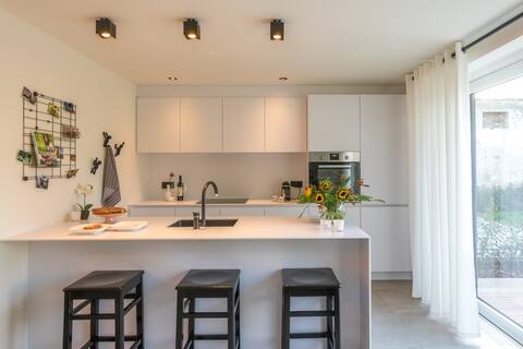 Anais house in Adele