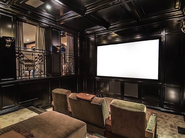 Celebrity Hollywood Hills |4B| Pool| Movie Theater gallery image 5