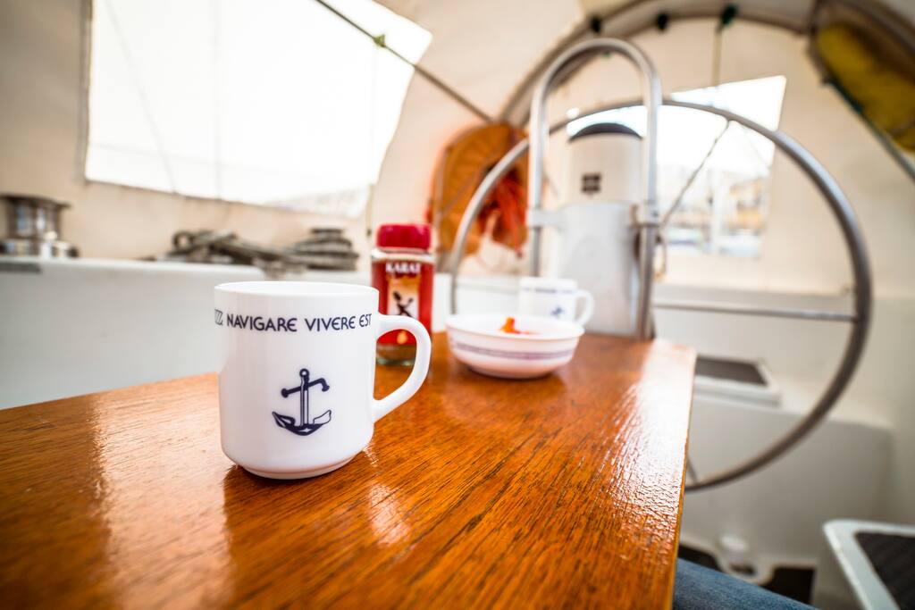 Breakfast in the cockpit