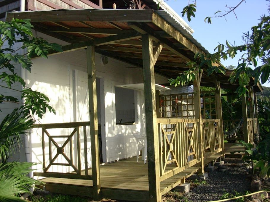 L'entrée et terrasse avant peinture ;)