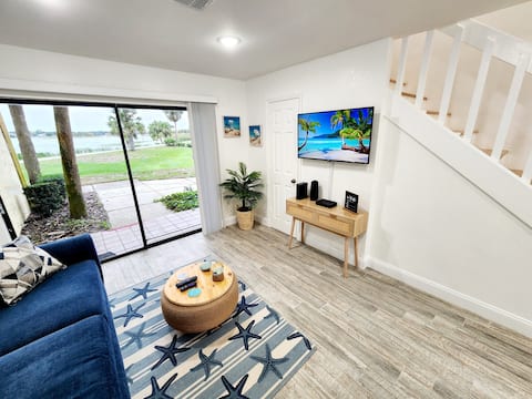 Popular Airbnb listing: Upscale Disney/Universal Retreat on the Lake! in Doctor Phillips