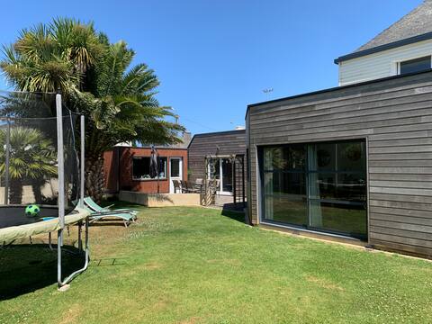 House with garden, near the village and beaches