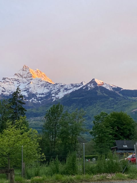 Quiet and stunning views of the Dents du Midi.