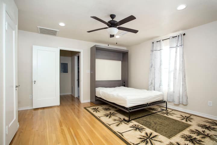 พื้นที่นั่งเล่นชั้นบน