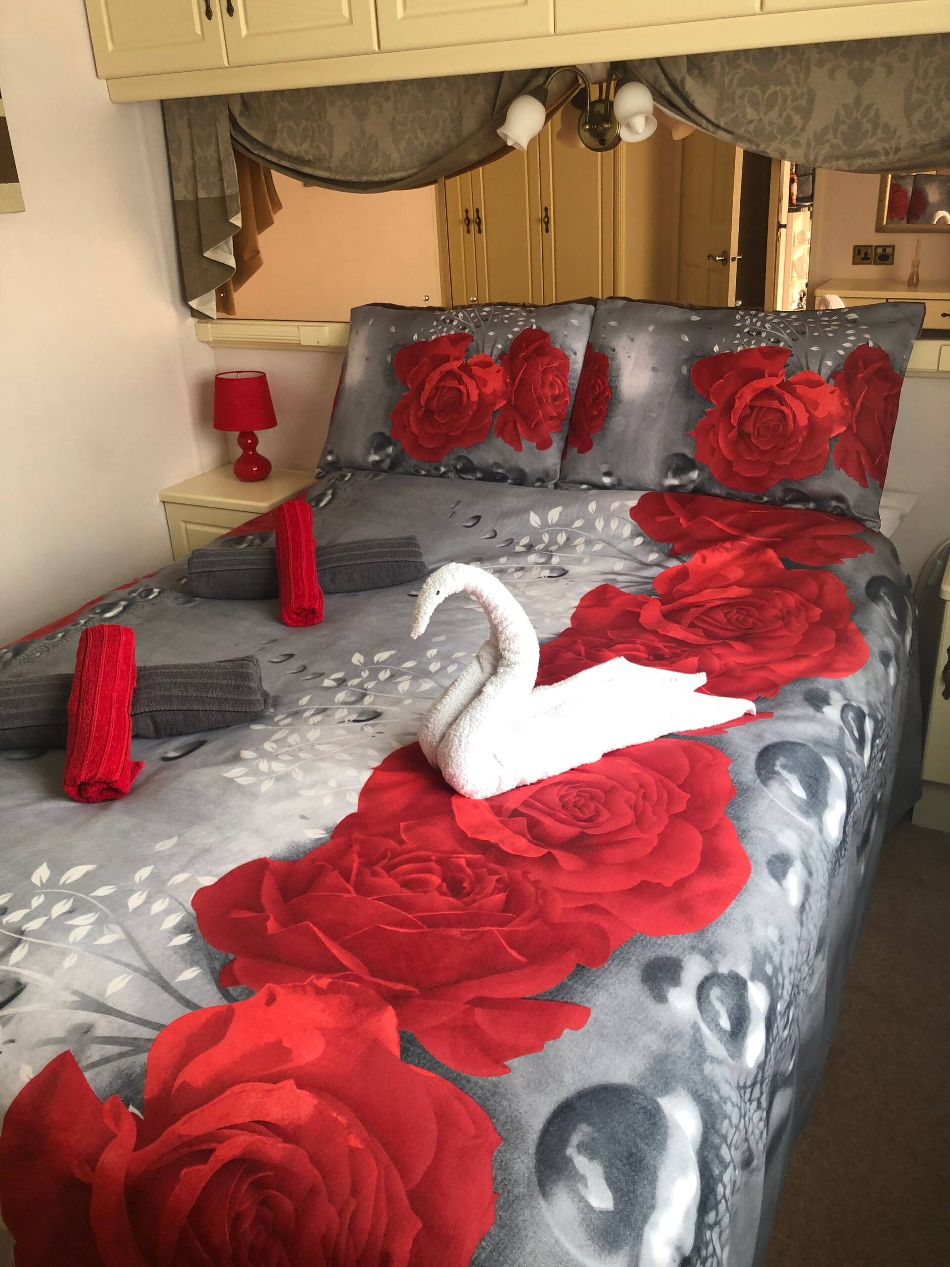 Luxury Stratford-upon-Avon riverside retreat — photo 3