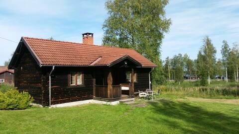 'Tomtebo' - Cosy lake view cabin