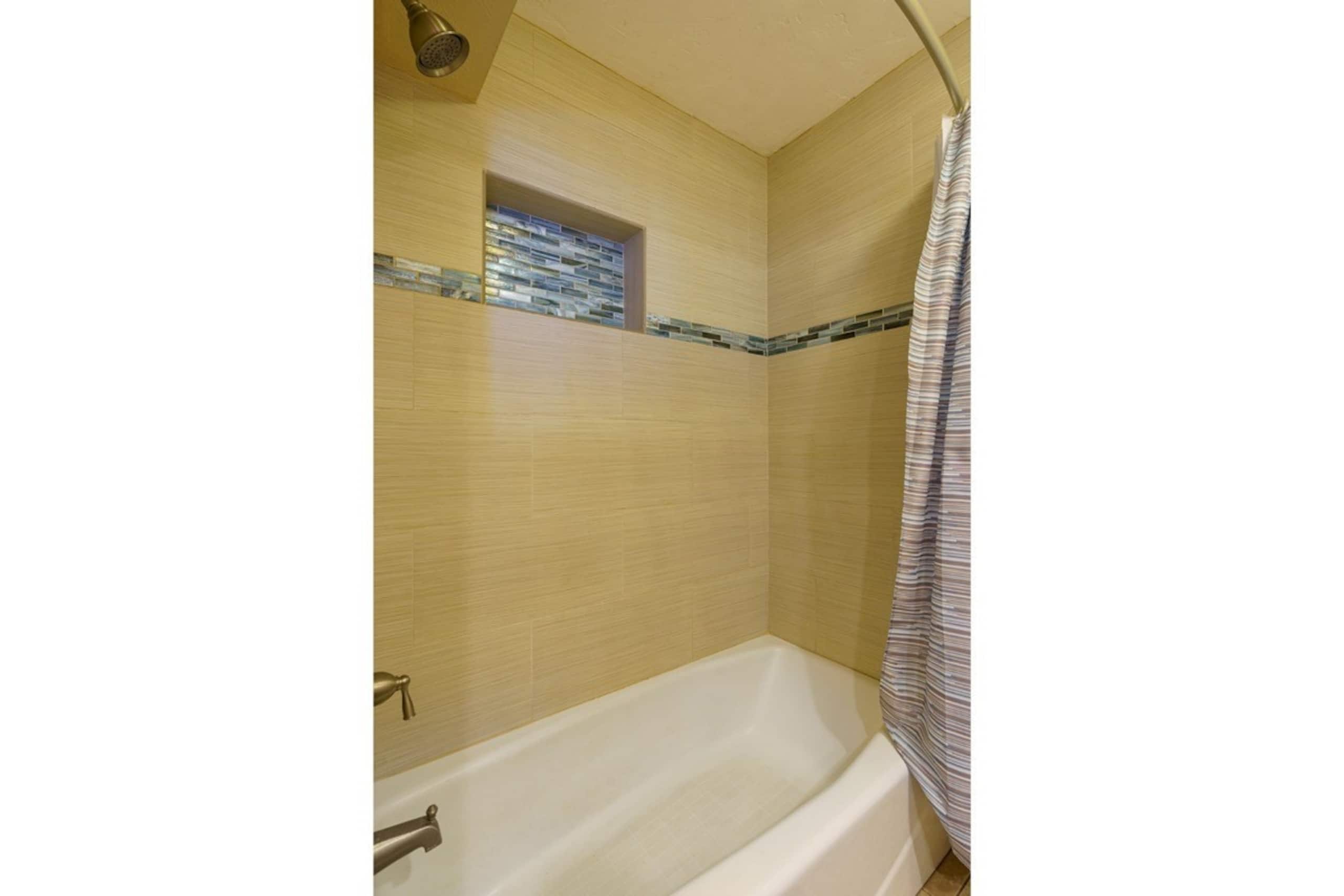 Ocean Front, Kuhio Shores, 30 ft to the water A/C - Photo 15
