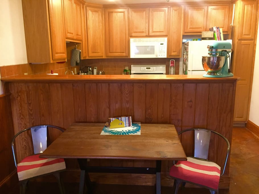 Kitchen & Dining Area