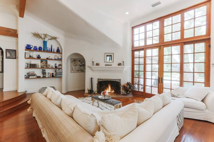 Exquisite Malibu Paradise gallery image 5