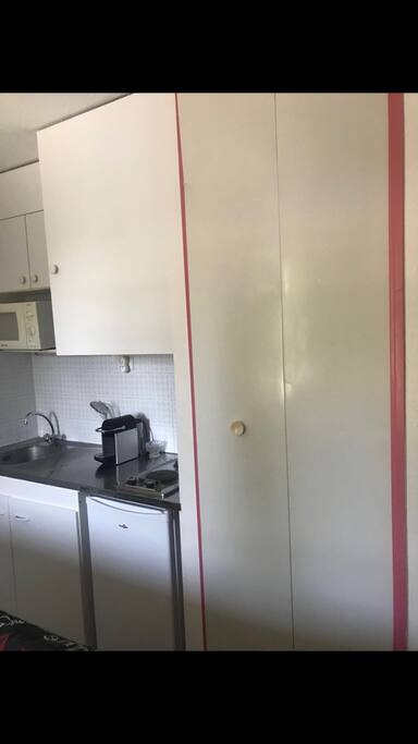 COIN KITCHENETTE FRIGO PLAQUES MICRO ONDE