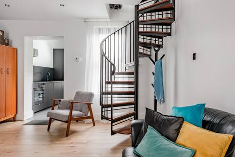 Popular Airbnb listing: Stylish Red Brick Townhouse in Dublin in Cabra Glasnevin