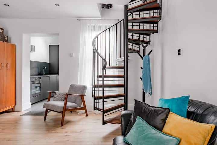 Stylish Red Brick Townhouse In Dublin - Dublin
