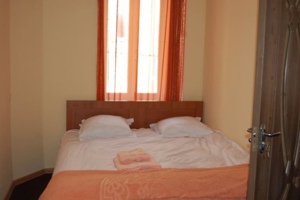 Double room with 1 bed and a balcony