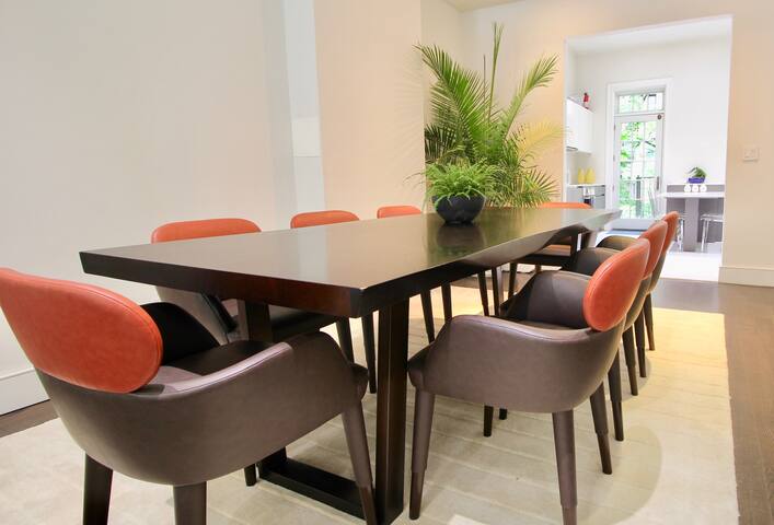 Private, Beautiful Upper Eastside Townhome gallery image 5