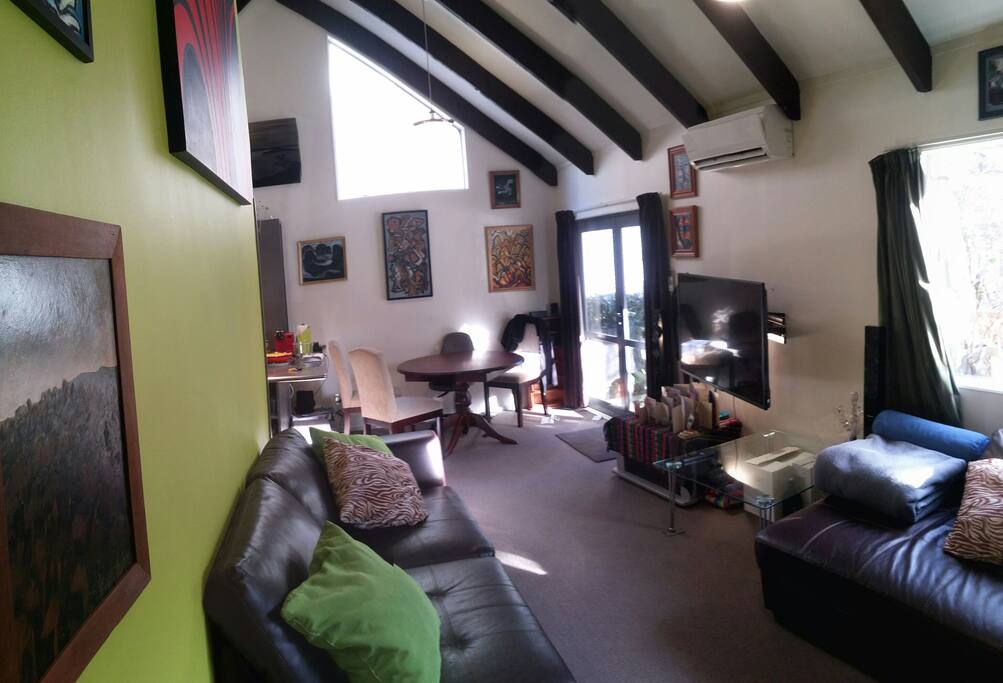 Lounge, Dining
