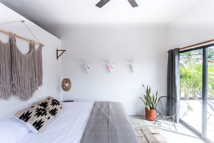 NEW Boho Rooftop Studio ♥ Terrace⋆Views⋆Location
