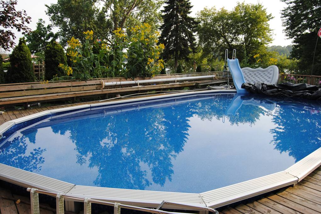 33' pool with wrap around Deck, Porch, Pool Bar, Hot Tub
