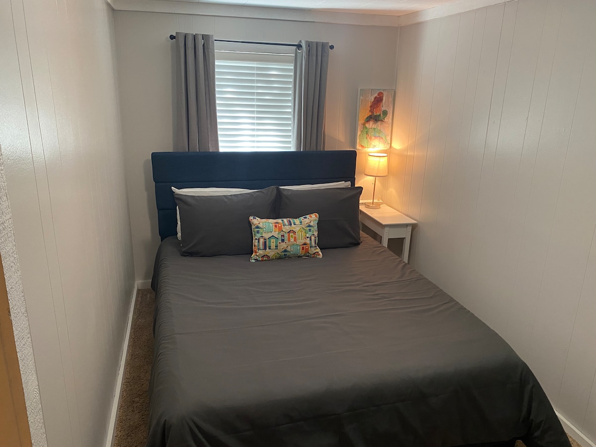 5/29/22新增了标准双人床和床垫。