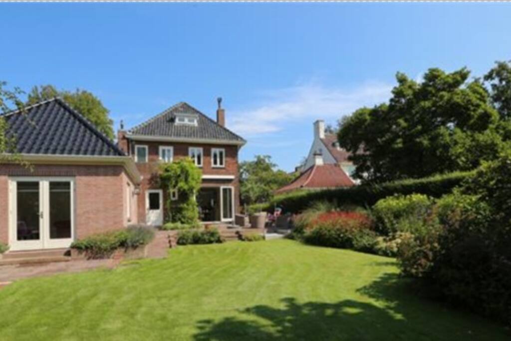 Every guest felt in love with my garden. Check my reviews.