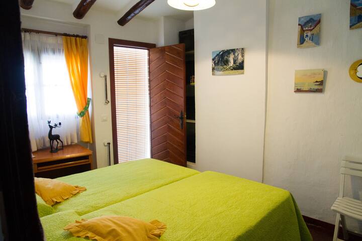 Bedroom 4 with access to the terrace