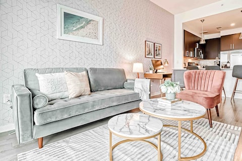 Top performing Airbnb: Spacious Modern Apt in TMC | MD Anderson in Medical Center Area