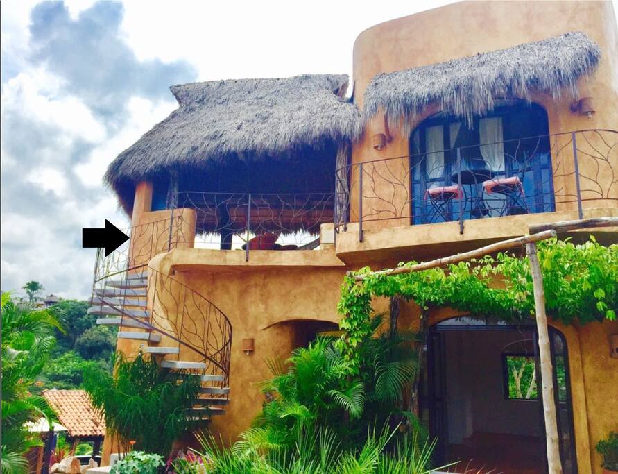 The entire casita upstairs is very private.