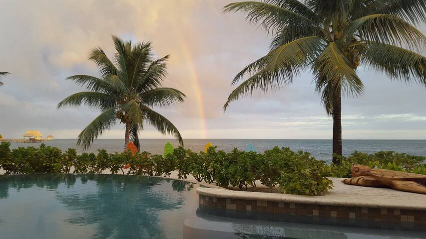 Luxury Beachfront 4 Bedroom Villa near Placencia gallery image 4