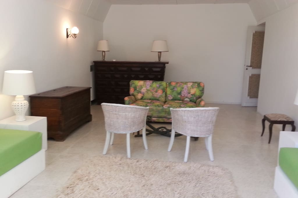 La chambre verte vue de l'extérieur.