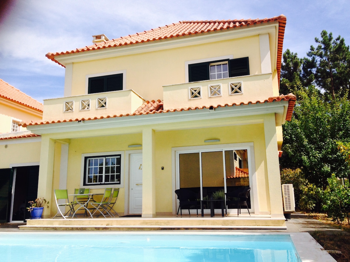 House Aroeira Lisbon with pool near beach Houses for Rent in Aroeira