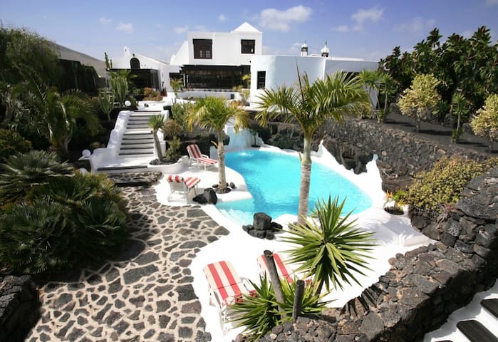 Spectacular Villa With Lagoon Pool On Lava Field
