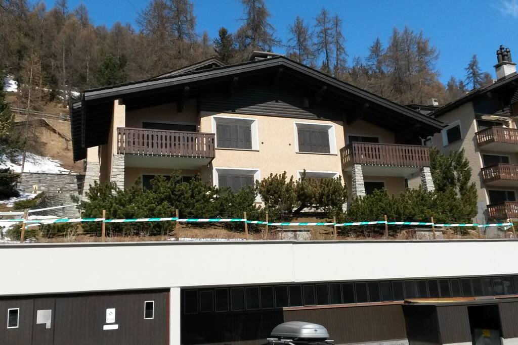 Aussenansicht, Wohnung im Parterre rechts