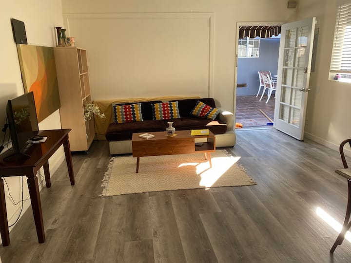 Step free ,  Door opening 36" .

coffee table that rise up with storage 