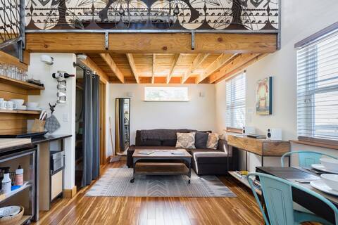 Handcrafted Blue Door Micro-Loft in Hip and Arty Location
