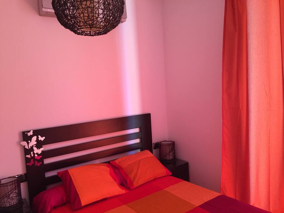 Habitación solo con una cama