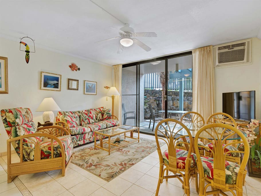 kona-reef-1br-gv-b2-living-room-01.jpg