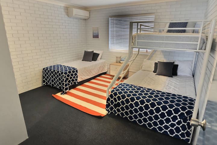 Guest bedroom
