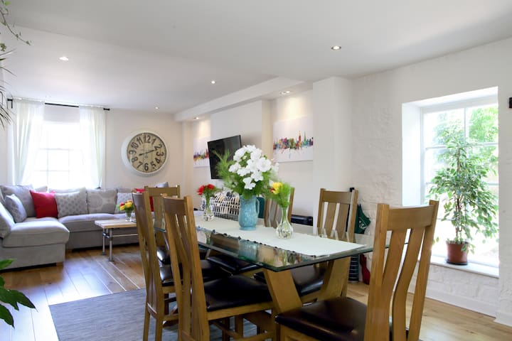 Luxury private home in Edinburgh gallery image 4