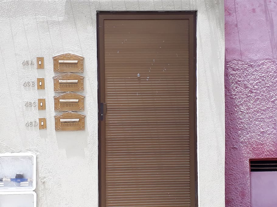 Entrada Individual de acesso para os apartamentos
