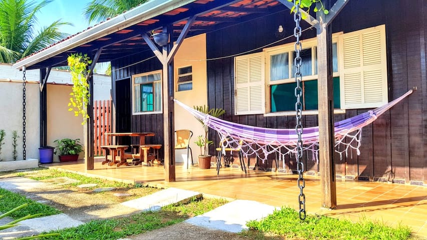 Chalé privativo 350m da praia wifi e churrasqueira