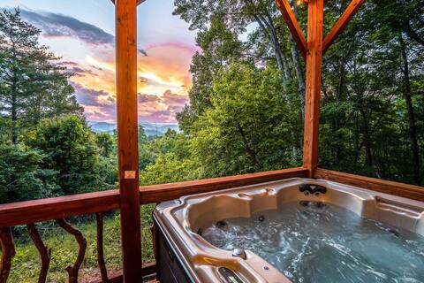NEW! Cabin • Million $ Views • Hot Tub • Game Room