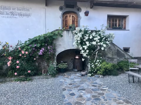 Vacation in the listed von Sprecher House #1