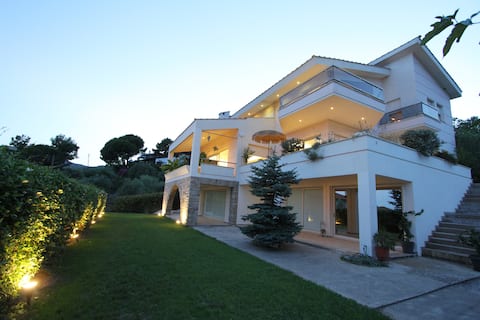 Aerides Luxury  Villa