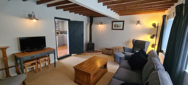 Traditional Norfolk Flint Cottage - Brancaster